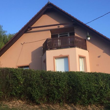 Baranya Apartman Ata Luaran gambar