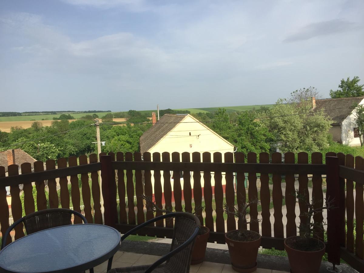 Baranya Apartman Ata Luaran gambar