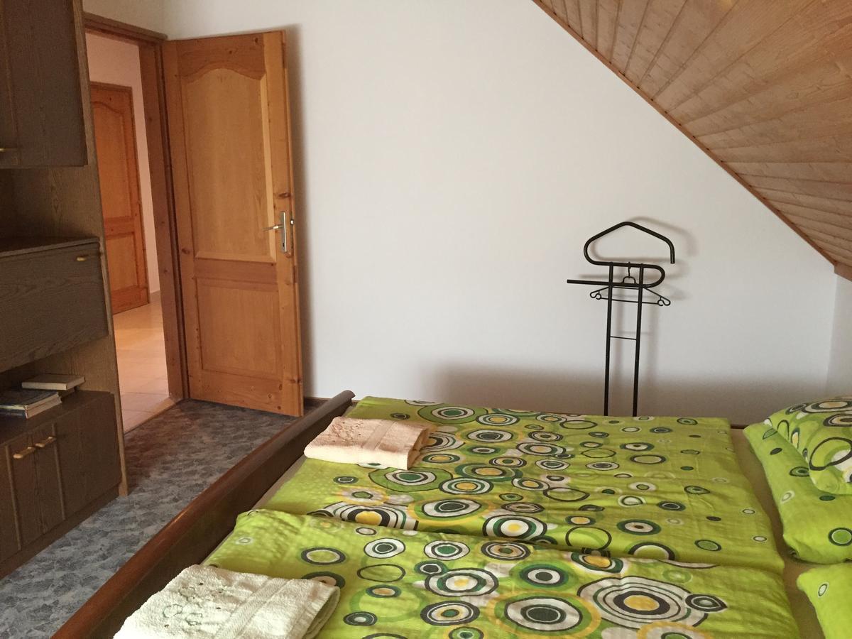 Baranya Apartman Ata Luaran gambar